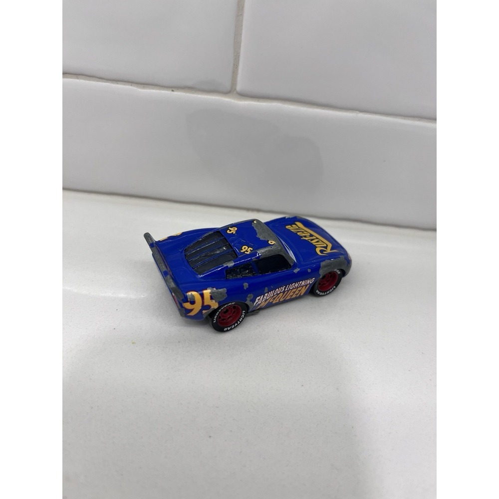 Disney Pixar Cars 3 FABULOUS LIGHTNING McQUEEN #95 RUST-EZE Blue Mattel Toy Car - Picture 4 of 5